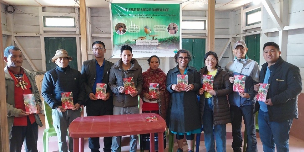 The book titled ‘A Photographic Guide to Birds of Fakim’ by Leyamong L launched in Fakim village.